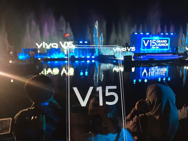 GALERI FOTO:  Vivo V15 Punya Kamera <i>Pop-up</i>