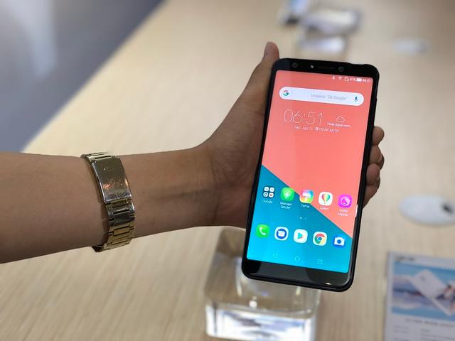 Asus ZenFone 5Q, Ponsel 4 Kamera yang Cocok untuk Para Pencinta Fotografi