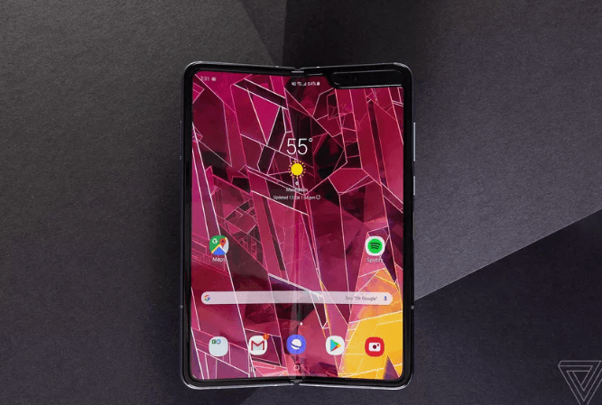 Galaxy Fold <i>Aja</i> Belum Tahu Kapan Dijual, <i>Udah</i> Ada Ponsel Lipat Pakai Stylus