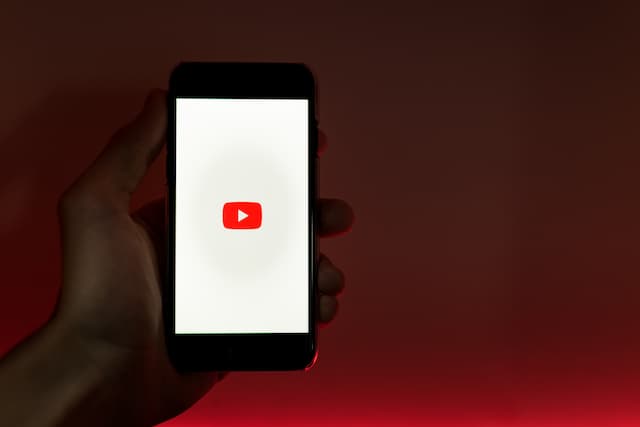 KPI Kalau Gaptek Bilang Aja deh, Nanti Diajarin Cara Main YouTube dkk