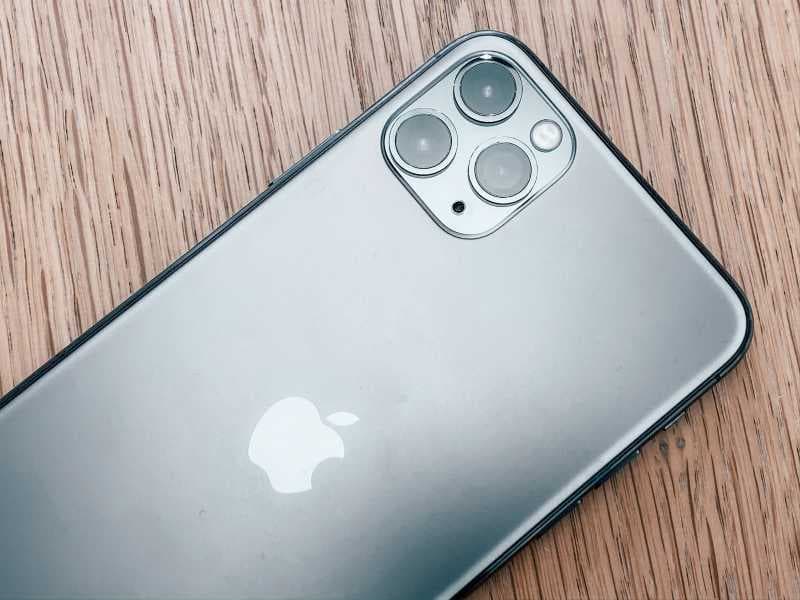 <i>Dear</i> Apple, iPhone Mulai Gak Laku nih?