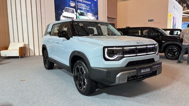 BAIC Serahkan 100 Unit BJ30 Hybrid Pertama ke Konsumen Indonesia