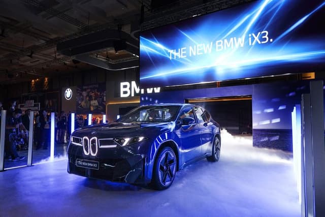 GIIAS 2026: New BMW iX3 Meluncur, SUV Mewah Seharga Rp2,2 Miliar