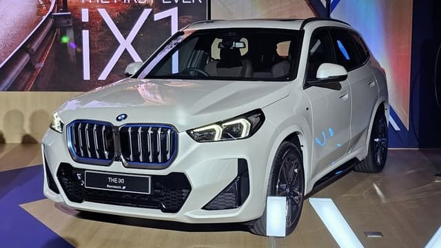 BMW Rajanya Mobil Listrik Premium di Indonesia, Ini Mobil Terlarisnya!