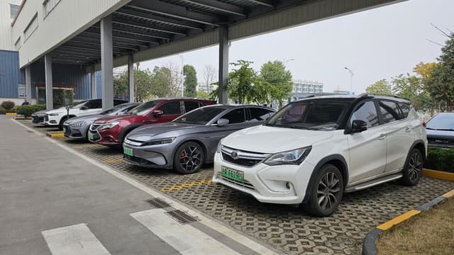 Perang AS-Israel dan Iran Picu Lonjakan Mobil Listrik