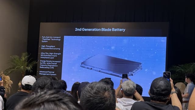BYD Kenalkan Blade Battery Generasi Terbaru, Ngecas Secepat Isi BBM