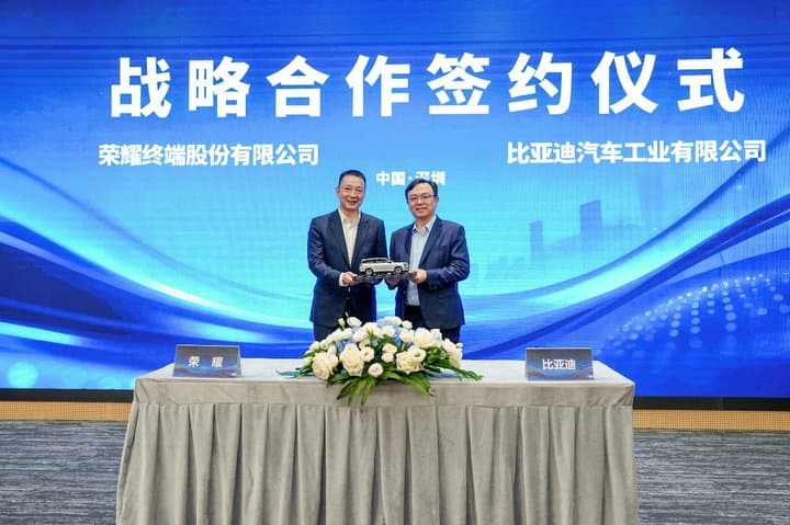 BYD Gandeng Honor Buat Bikin Intelligent Mobility Berbasis AI