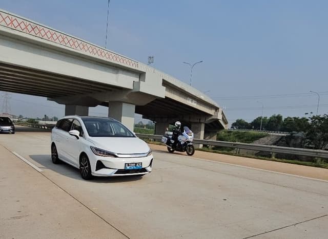 Pengguna Mobil Listrik Naik Empat Kali Lipat di Mudik 2025