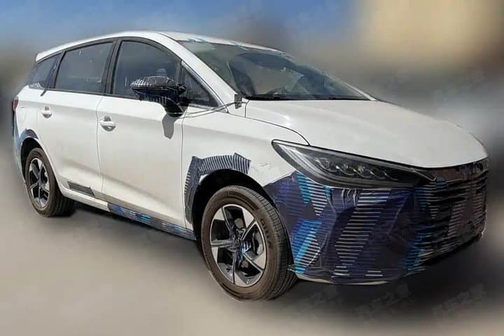 BYD M6 PHEV Diduga Terdaftar di Indonesia, Nilainya Rp100 Jutaan!