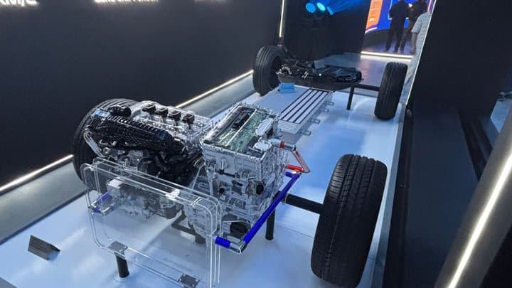 BYD M6 DM Punya Kompresi Mesin Ganas 16:1, Bensinnya Cukup Pertamax?