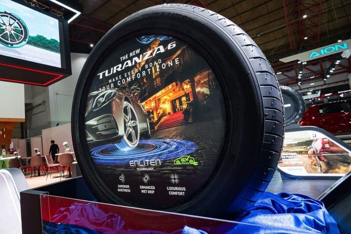 Bridgestone Bakal Suplai Ban Mobil Listrik Bawaan Pabrik ke APM