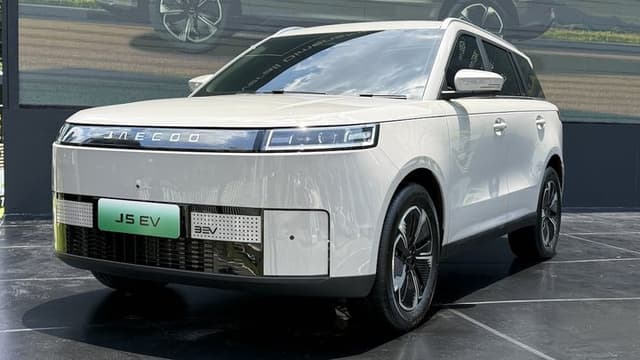 10 Mobil Terlaris Maret 2026: Brio Tergeser, Jaecoo J5 EV Melesat