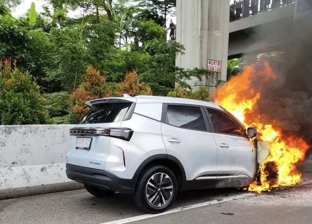 Merek Ini Masalah Mulu, Giliran Chery Tiggo Cross CSH Kebakaran