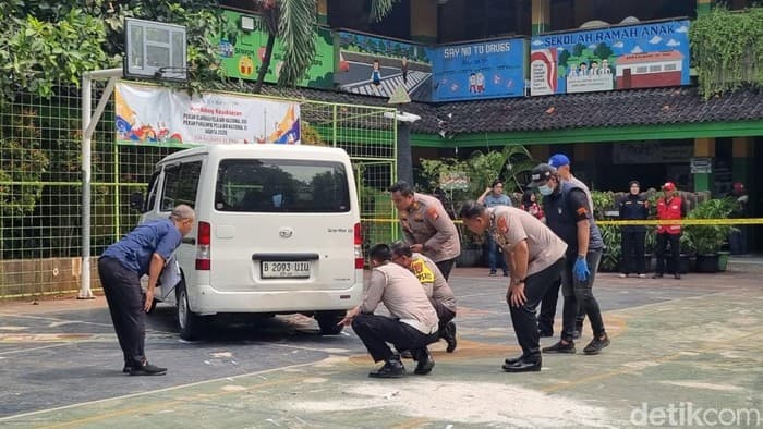 Buntut Insiden Mobil MBG: Parkir Luar Sekolah dan Standarisasi Sopir