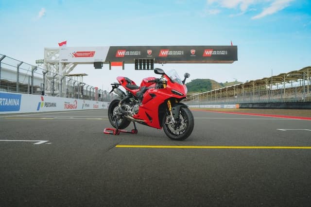 Ducati Panigale V2 Terbaru Launching di Mandalika, Bobot Lebih Ringan!