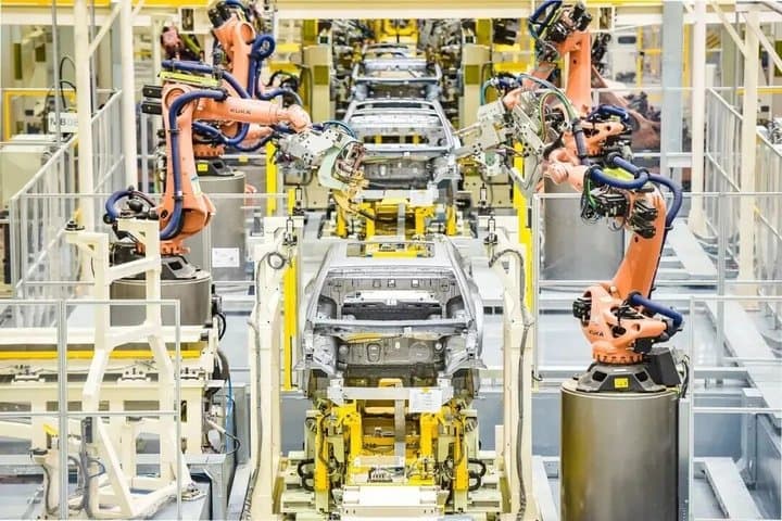 Smart Eco-Factory GAC Bikin 1 Mobil Cuma 53 Detik Pakai Tenaga Surya