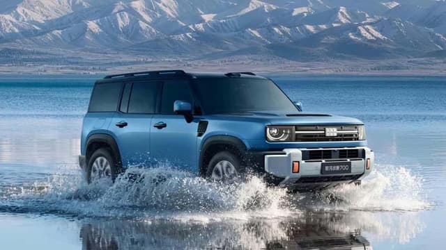 Geely Battleship 700: SUV Boxy yang Bisa Berenang, Ada Kulkas 2 Pintu