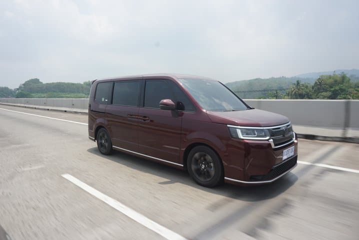 Keliling Bandung Pakai Honda Step WGN, Konsumsi BBM Irit Banget!