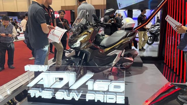 New Honda ADV160 Jadi Primadona IMOS 2025, Laku Ratusan Unit