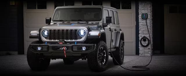 Masih Setir Kiri, Jeep Wrangler Rubicon PHEV Belum Bisa Masuk RI