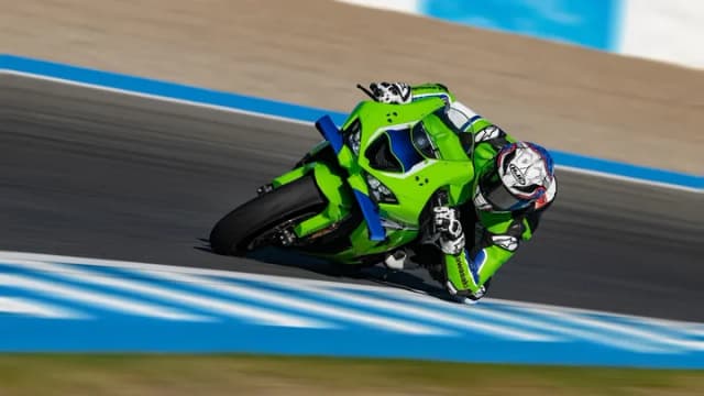 Kawasaki Ninja ZX-10R Meluncur, Pakai Winglet Tajam!