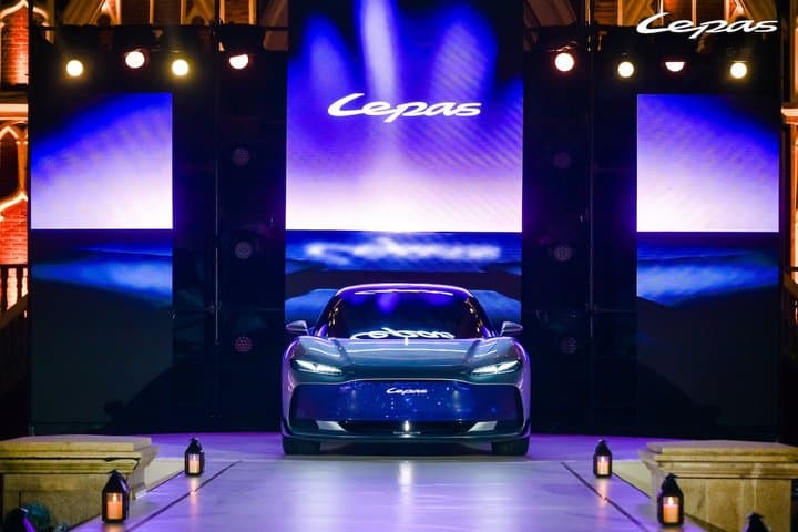 Lepas Pamer Mobil Konsep AURA, 'Macan Tutul' yang Dijadikan Supercar