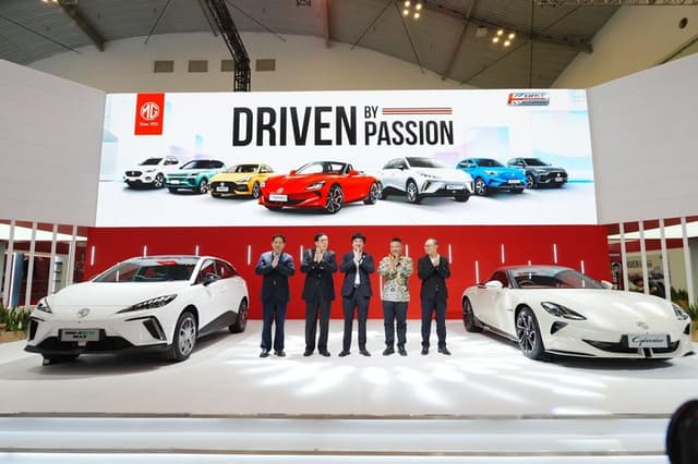 MG4 EV Max dan MG Cyberster Warna Baru Muncul di GIIAS 2025