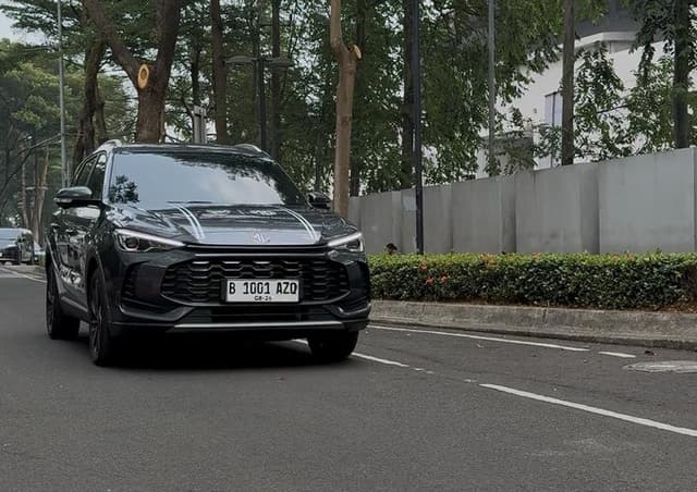 First Drive MG ZS Hybrid Plus: Satu Mobil Tapi EV Bisa, BBM Bisa!