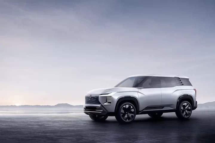 Mitsubishi DST Concept Jadi Mobil <em>World Premiere </em>di Indonesia