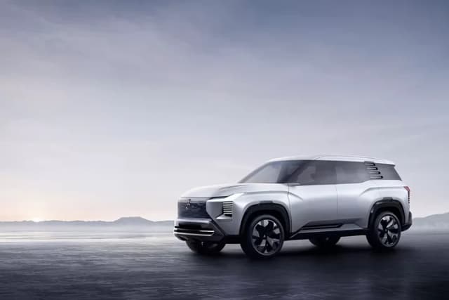 Mitsubishi Xforce 7 Seater Terdaftar di Indonesia, NJKB Rp100 jutaan