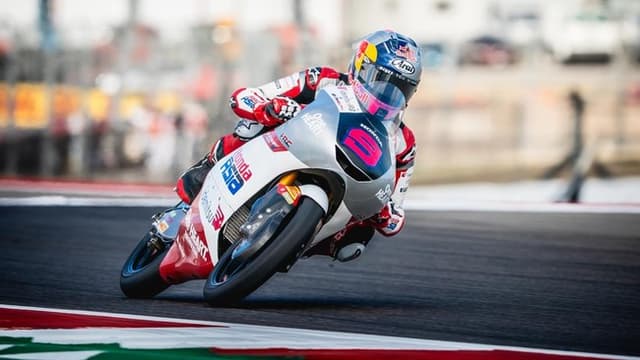 Veda Ega Buka Suara Usai Jatuh di Moto3 Amerika