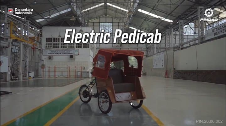 Pindad Pamer Becak Listrik, Bisa Bawa 2 Orang dan Kecepatan 15 Km/jam