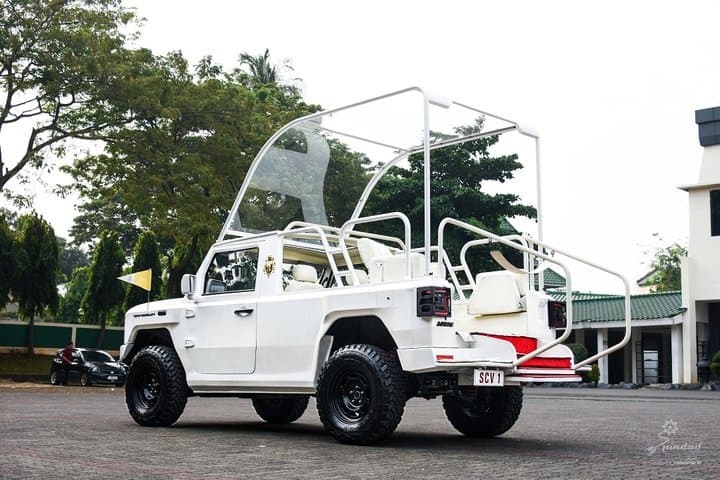 Pindad Siap Bikin Popemobile Pesanan  Prabowo