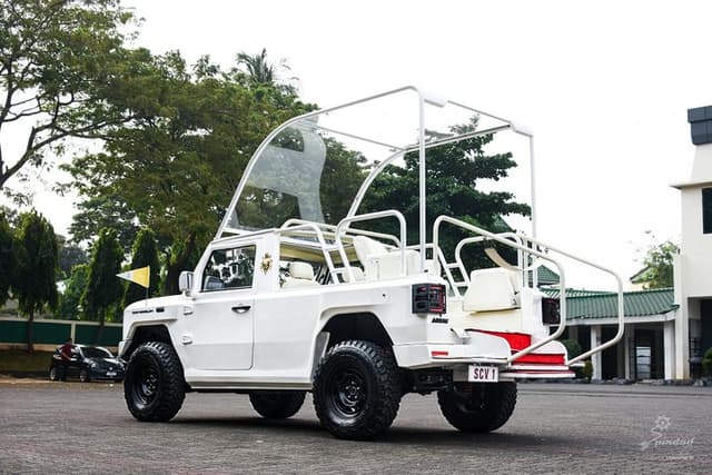 Pindad Siap Bikin Popemobile Pesanan  Prabowo