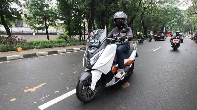 Review Polytron Fox 500: Motor Listrik Bongsor tapi Enak buat Ngebut