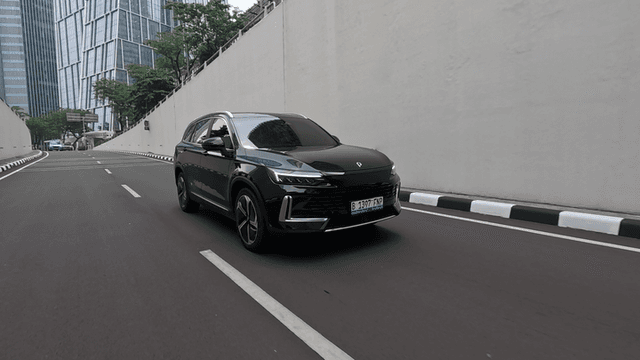 Test Drive Harian Polytron G3, Mobil Listrik China Rasa Lokal