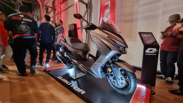 QJMOTOR FORT 250, Skutik Maxi China Penantang Xmax dan Forza

