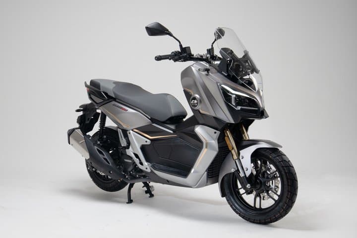 Lebih Murah, QJMotor Rilis Fort 250 & Viento AX180 Versi CBS