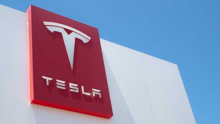 Tesla Diselidiki Dugaan Menunda Laporan Kecelakaan Akibat Autopilot