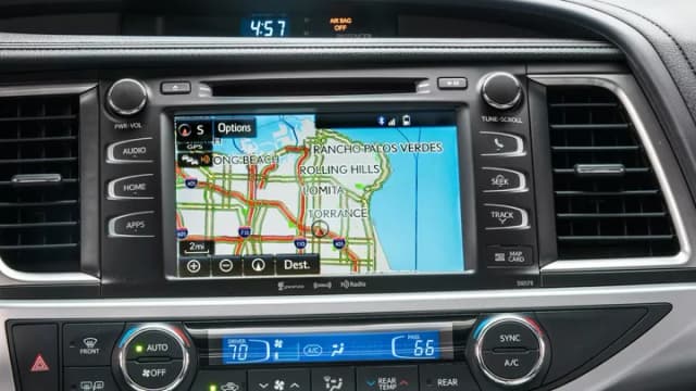 Gara-Gara Bluetooth, Toyota Digugat Ratusan Juta sama Konsumennya