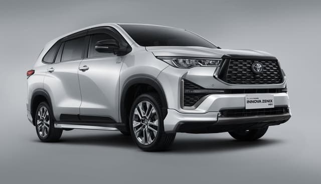 10 Mobil Terlaris 2025: Toyota Innova Gak Ada Lawan, BYD Atto 1 Muncul