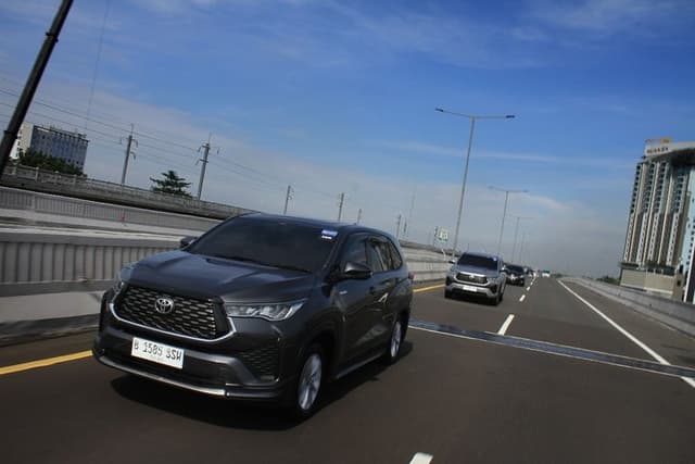 10 Mobil Terlaris Juli 2025: Toyota Innova Zenix Masih Jawara