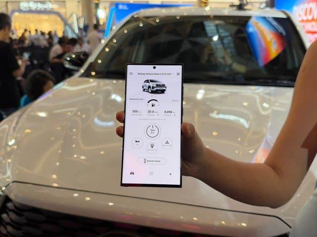 Nyalain AC Innova Zenix dari HP, Cukup Pakai Toyota Remote