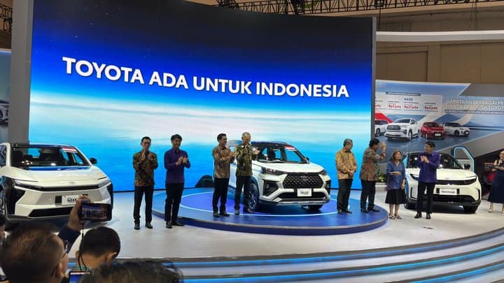 Toyota Veloz Hybrid Meluncur di GJAW 2025, Harga Spesial Rp299 Juta