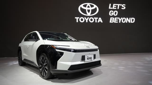 Harga NJKB Mobil Listrik Toyota bZ4X Rakitan Lokal, Bisa Lebih Murah?