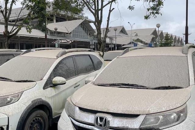 Cara Bersihkan Abu Vulkanik di Mobil, Jangan Langsung Dilap!