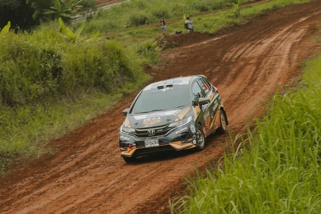 Jajaran Mobil  Dewa United Motorsports yang jadi Juara Nasional  2025