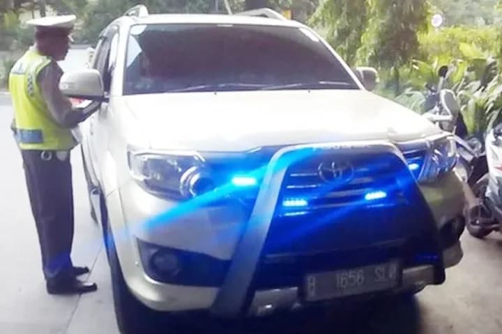 Tilang ETLE Bisa Tangkap Mobil Warga yang Pakai Sirene dan Rotator?
