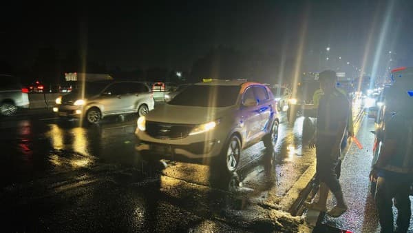 Jasa Marga Perbaiki 8 Titik  Tol Jagorawi, Siap  Ganti Rugi Pecah Ban