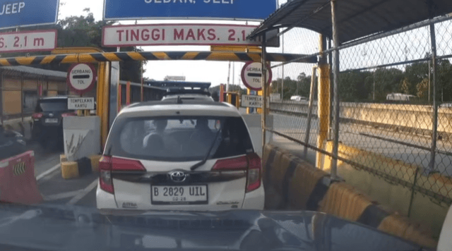 Mobil LCGC Tak Bayar Tol, Ternyata Pajak Mati dan Pelat Nomor Diblokir